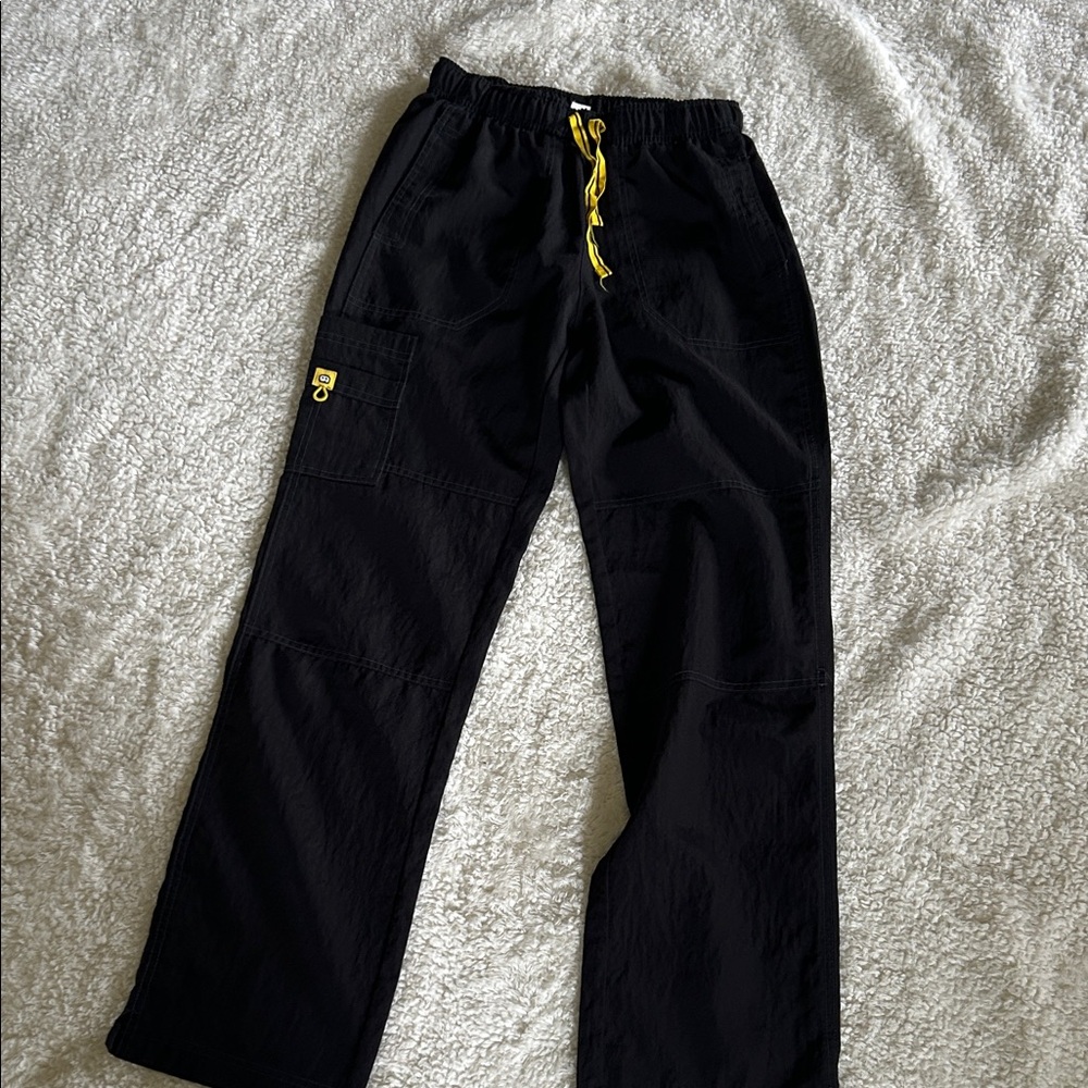 Wonder Winks Black Womens Scrub Pants with Yellow Accents Tall Small